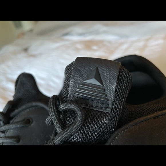 Aldo Smooth Black Dressers - Picture 6 of 6